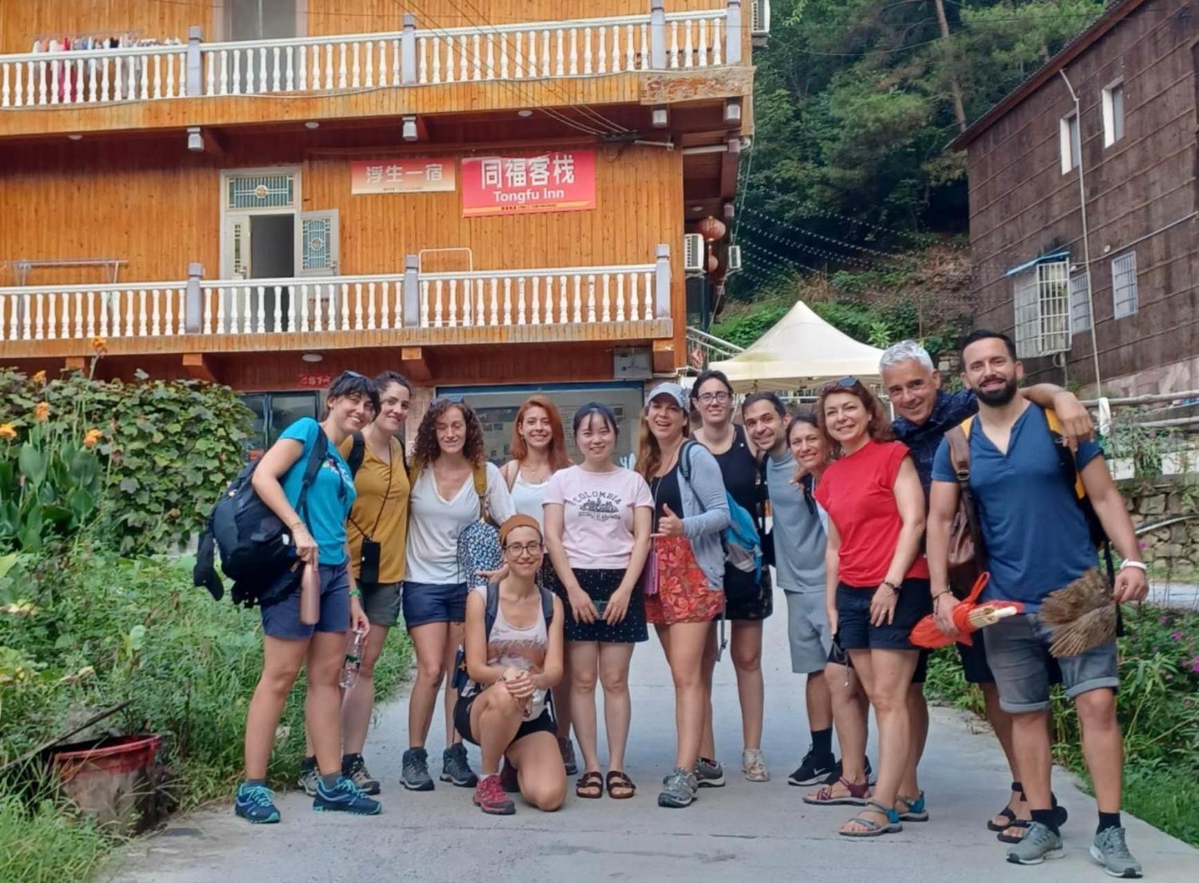 Tongfu Inn Zhangjiajie Exterior foto